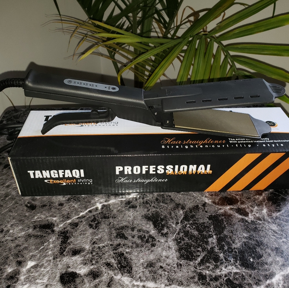 Professional hair straightener